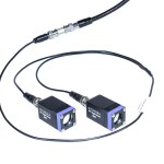 通过双灯头电缆（DLHC）将两个SFA灯头连接到鹅颈